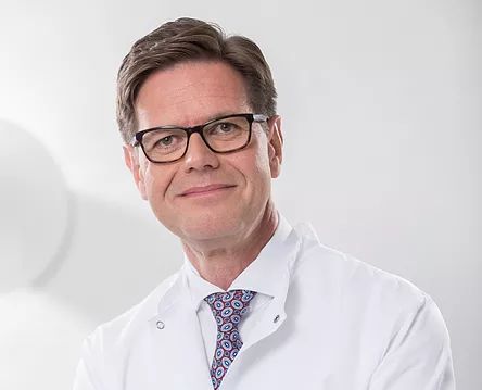 Dr. med. Albert Peters - Viszeral Surgeon & Coloproctologist